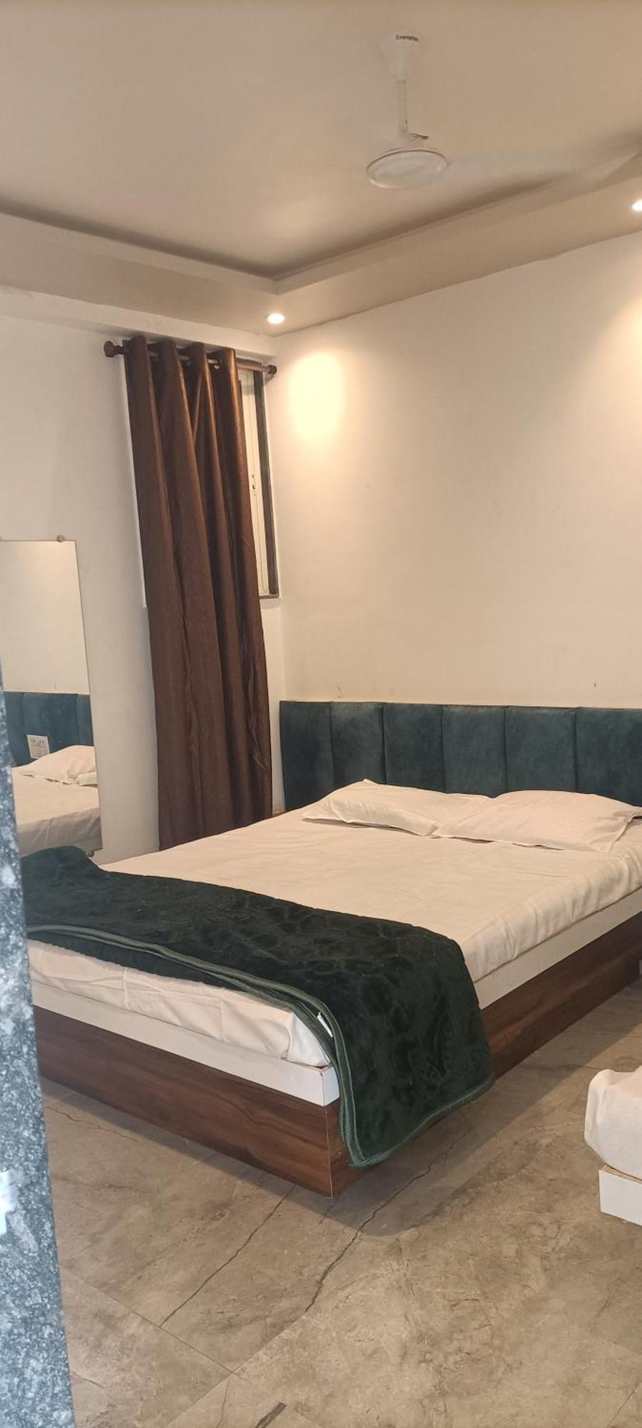Maharaja Guest House Nashikkar Akalkot المظهر الخارجي الصورة