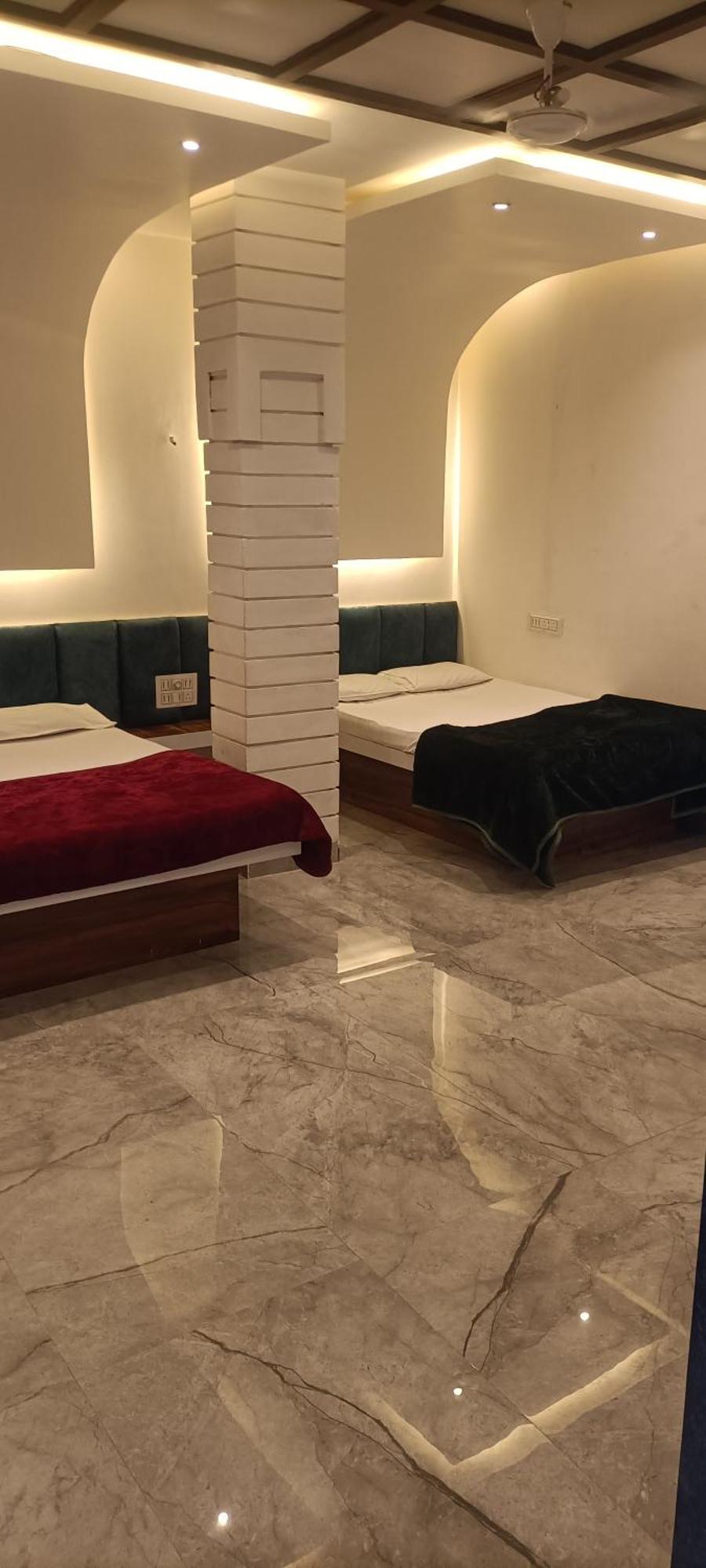 Maharaja Guest House Nashikkar Akalkot المظهر الخارجي الصورة